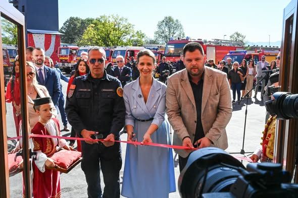 830511186_2068968053788258_6799278425186626788_n.jpg
